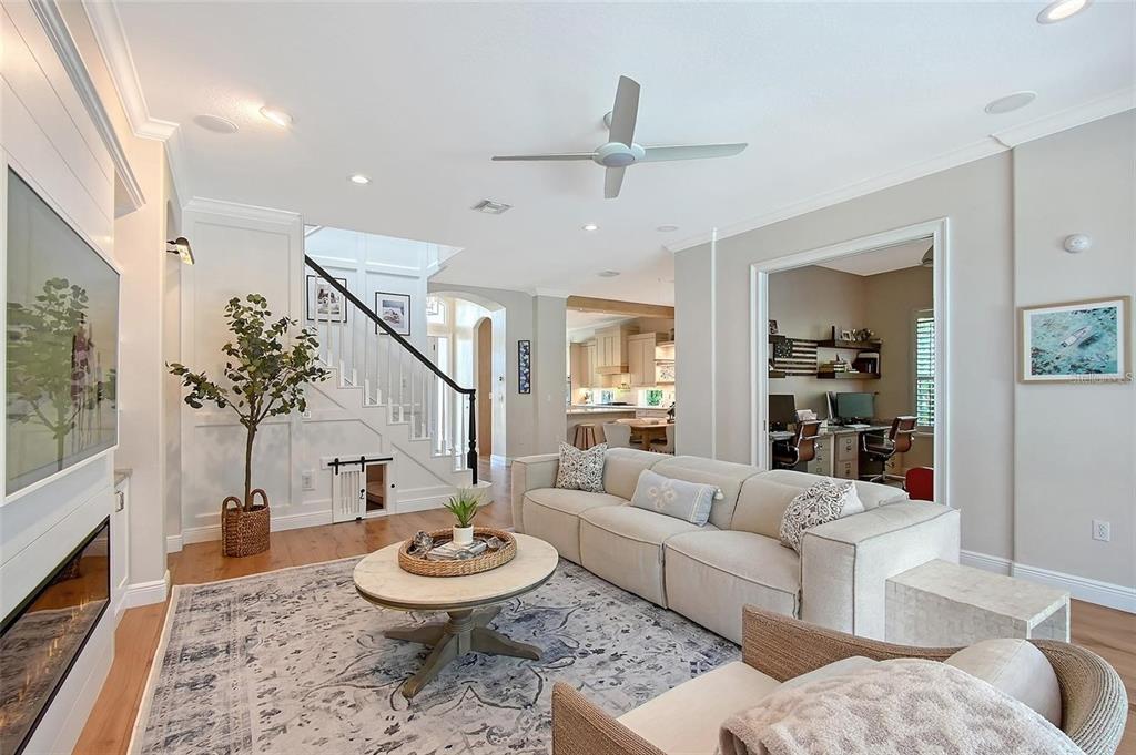 3921 Maravic Place Sarasota, FL 34231 - Photo 15 of 42