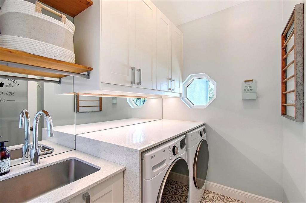 3921 Maravic Place Sarasota, FL 34231 - Photo 22 of 42