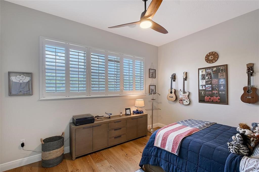 3921 Maravic Place Sarasota, FL 34231 - Photo 30 of 42