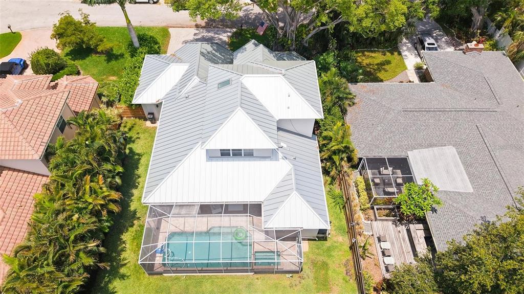 3921 Maravic Place Sarasota, FL 34231 - Photo 35 of 42