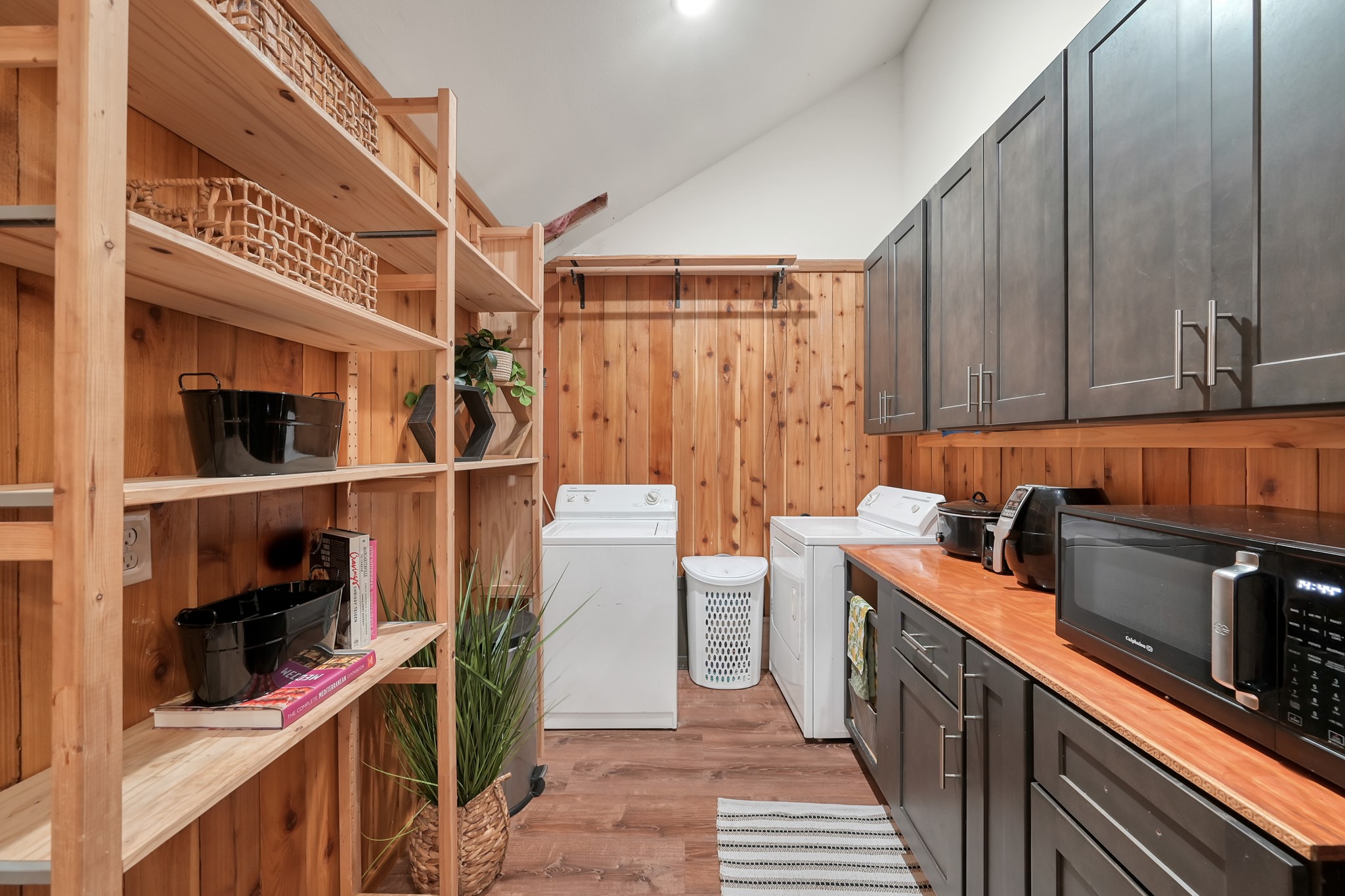 169 Gladys Lane Trinity, TX 75862 - Photo 11 of 25 Laundry & storage