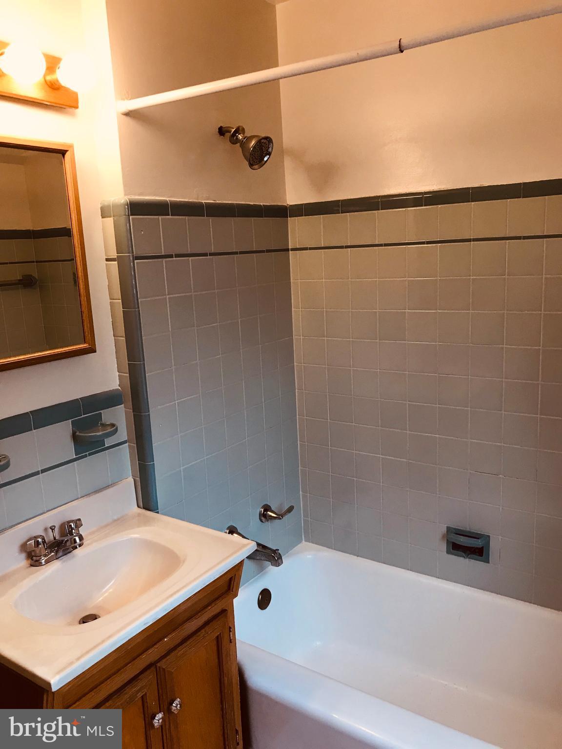 7504 Rocksham Drive Baltimore, MD 21286 - Photo 16 of 24 Family bath