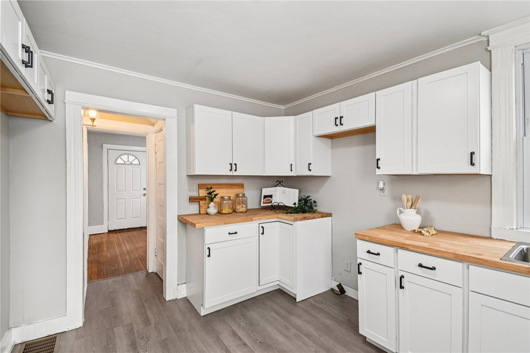 471 Melville Street Rochester, NY 14609 - Photo 11 of 33