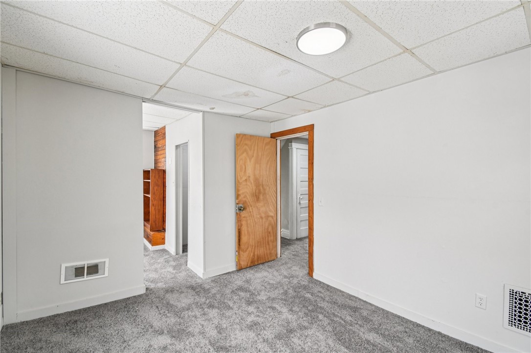 471 Melville Street Rochester, NY 14609 - Photo 17 of 33 Bedroom 1