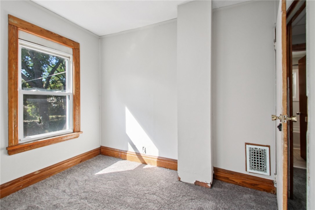 471 Melville Street Rochester, NY 14609 - Photo 22 of 33 Bedroom 2