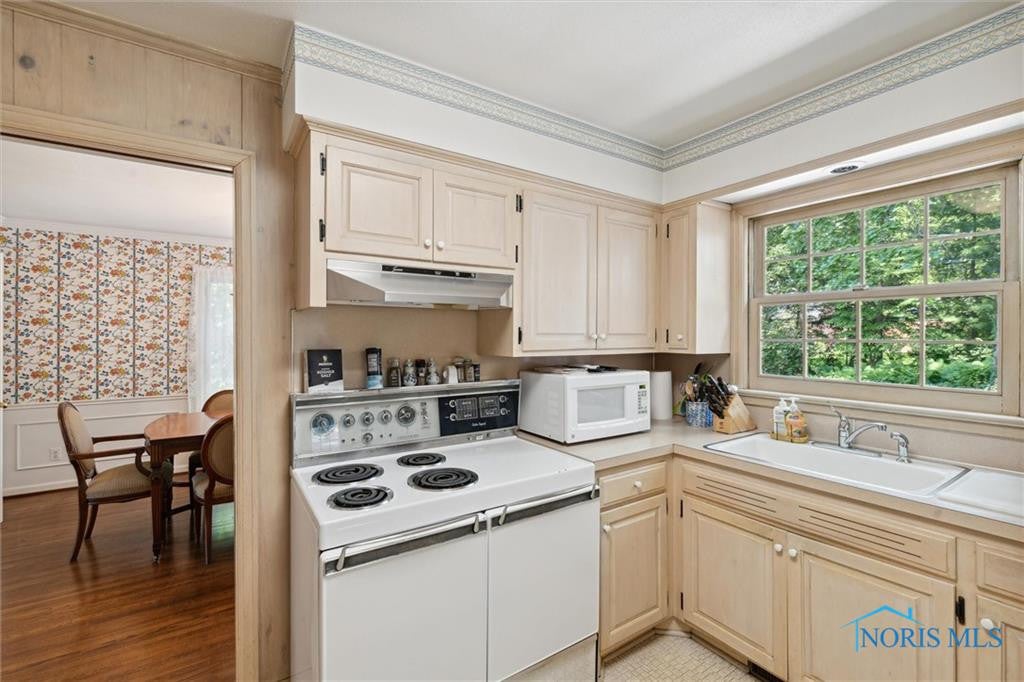 4144 Sheraton Road Toledo, OH 43606 - Photo 13 of 33 Gallery Image 13