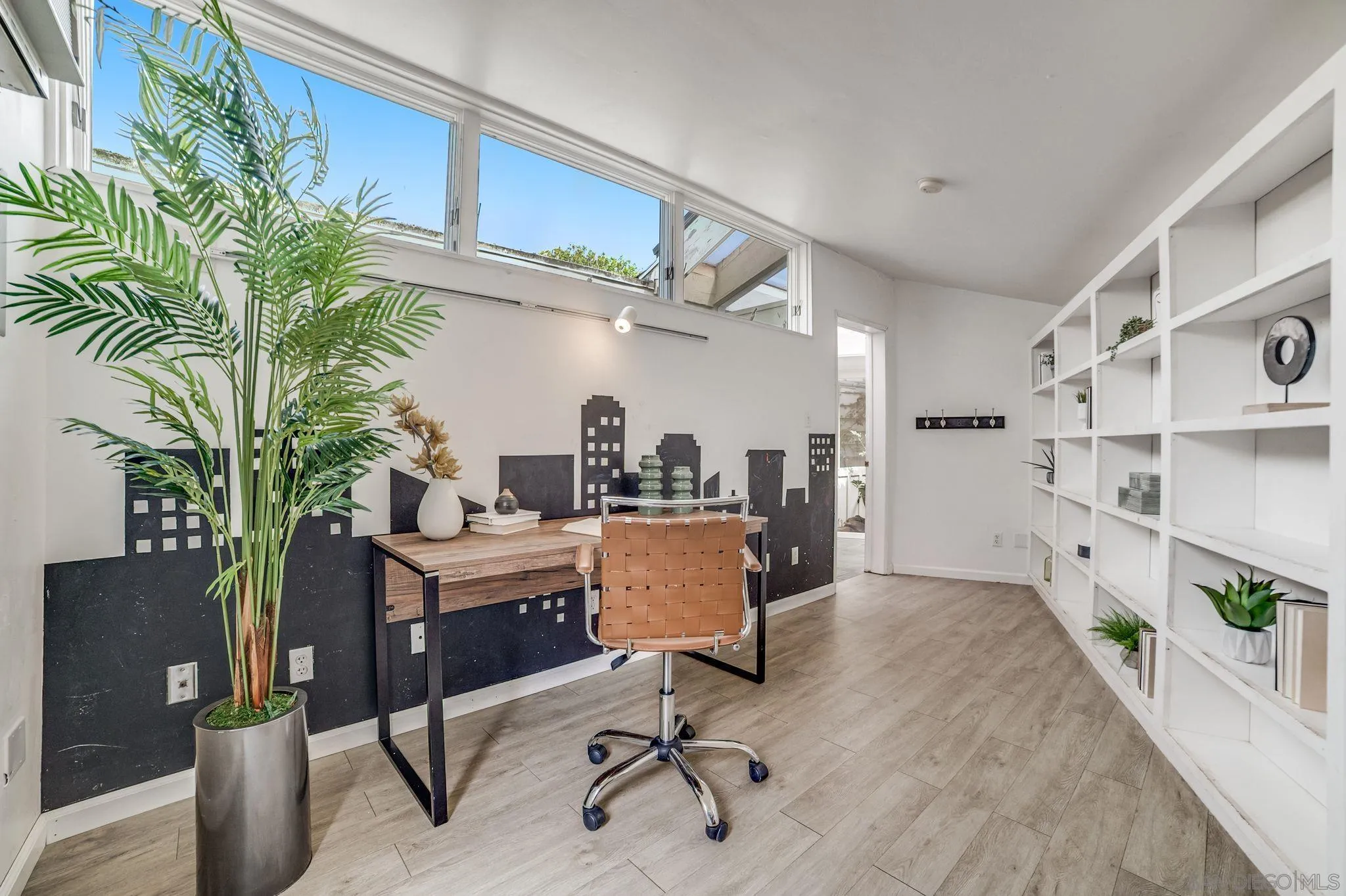 624 8th Street Del Mar, CA 92014 - Photo 14 of 25 a view of a workspace with furniture