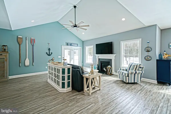 a view of livingroom with furniture and wooden floor