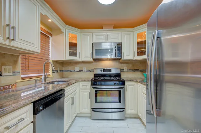 $3,400 | 41 Beechwood Avenue, Mount Vernon, NY 10553