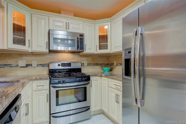 $3,400 | 41 Beechwood Avenue, Mount Vernon, NY 10553