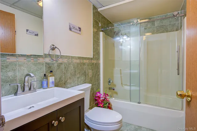 $3,400 | 41 Beechwood Avenue, Mount Vernon, NY 10553