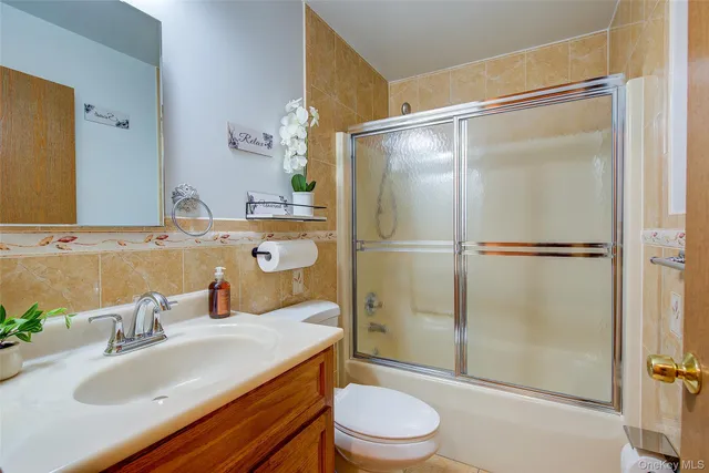 $3,400 | 41 Beechwood Avenue, Mount Vernon, NY 10553