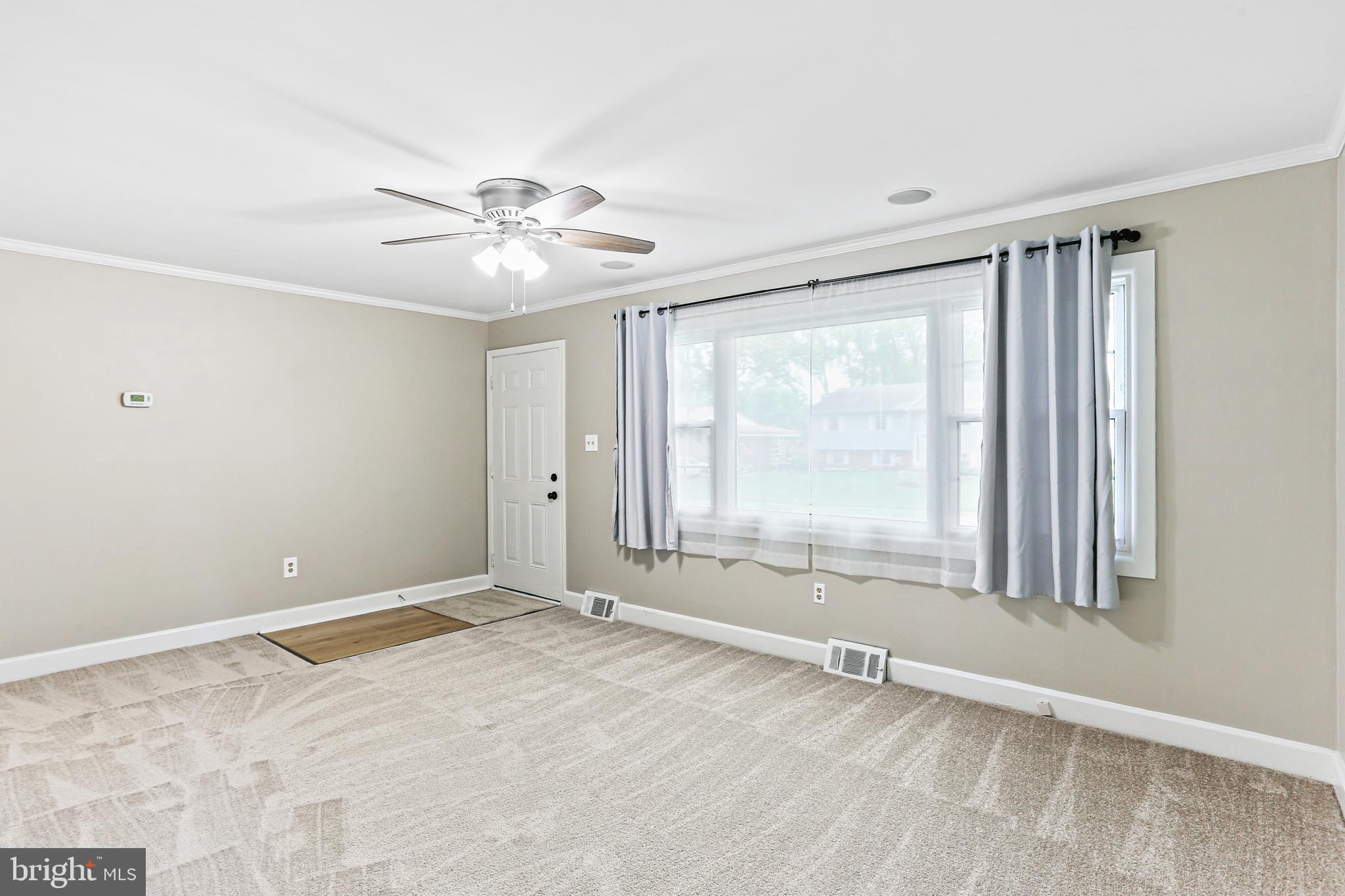 817 Suburbian Road Reisterstown, MD 21136 - Photo 2 of 40 Living Room