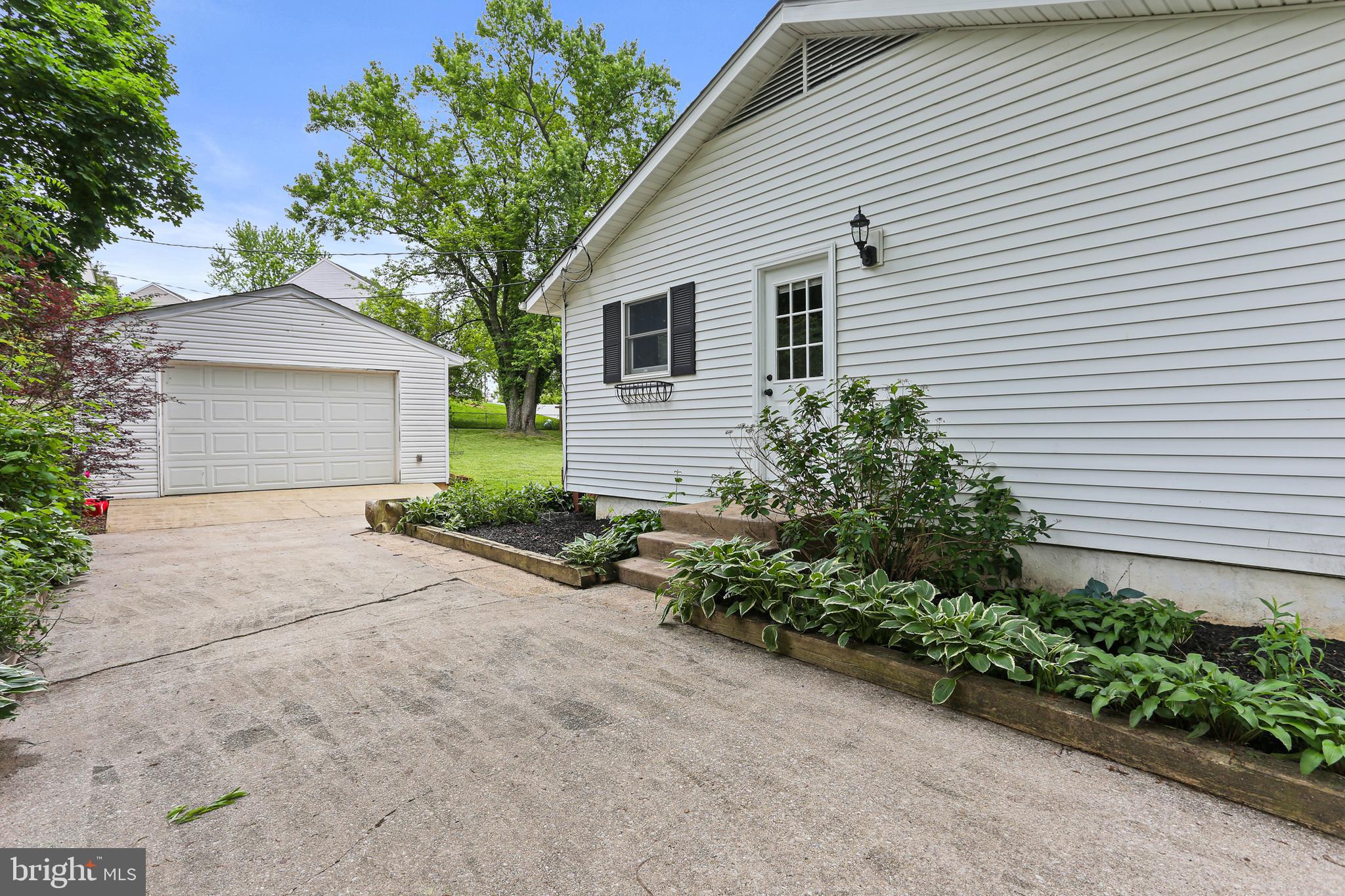 817 Suburbian Road Reisterstown, MD 21136 - Photo 32 of 40 Exterior Back w/ Detached Garage