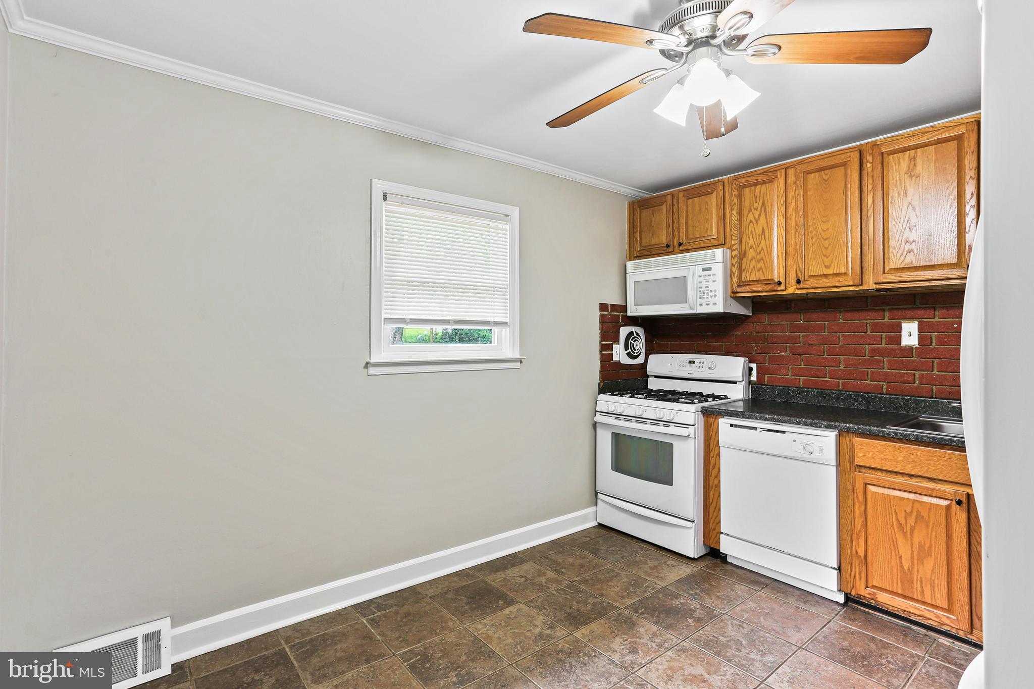 817 Suburbian Road Reisterstown, MD 21136 - Photo 9 of 40 Kitchen