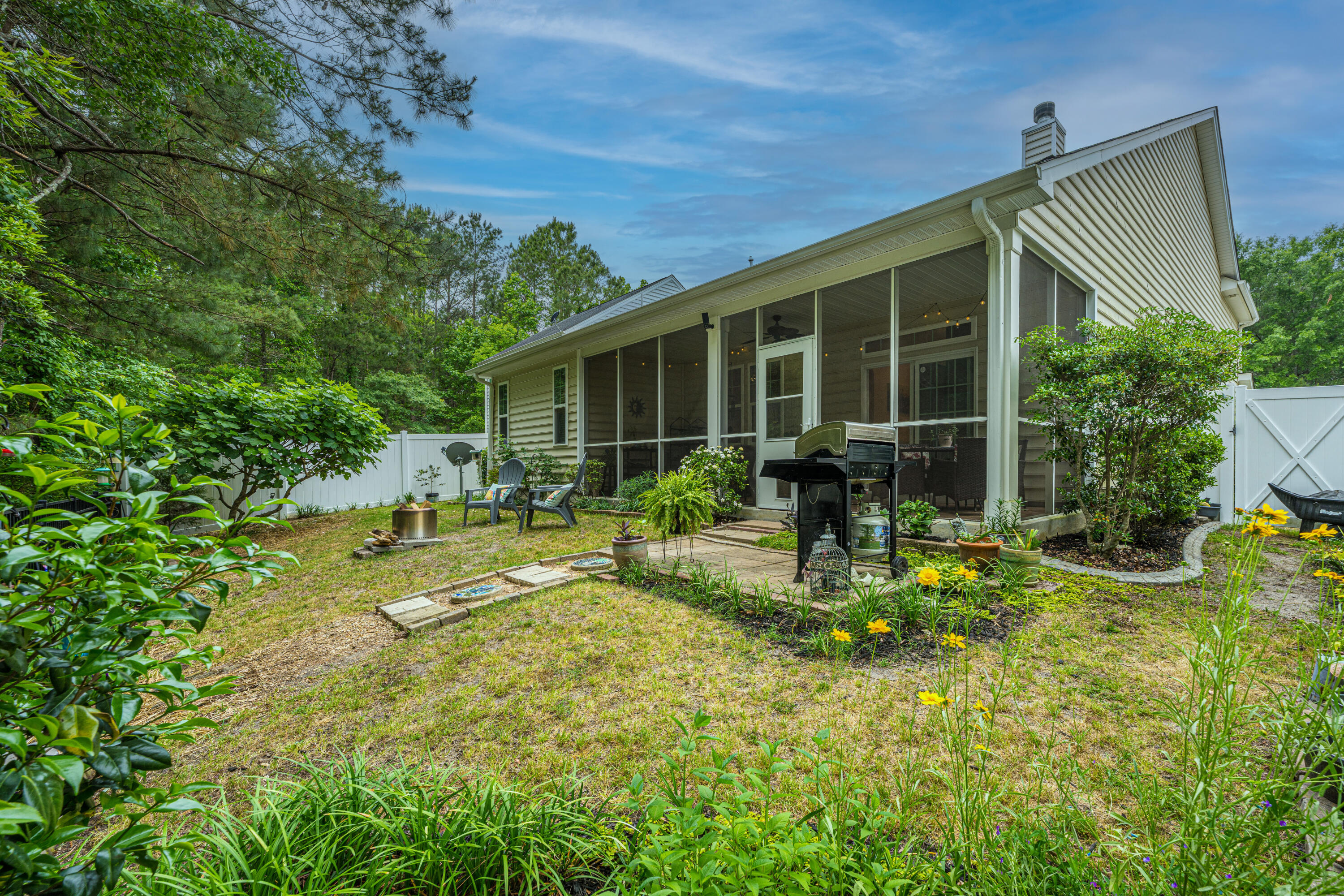 104 Blackwater Way Moncks Corner, SC 29461 - Photo 6 of 47 104BlackwaterWay048