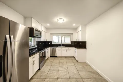 $7,250 | 7840 Southwest 71st Avenue, Miami, FL 33143