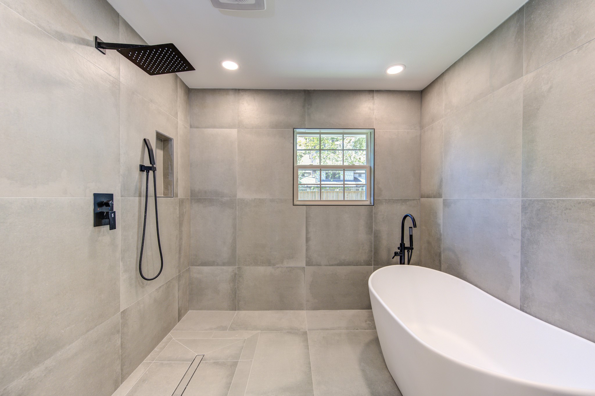 926 Old Lake Road Houston, TX 77057 - Photo 23 of 49 1st Floor: Primary Bathroom