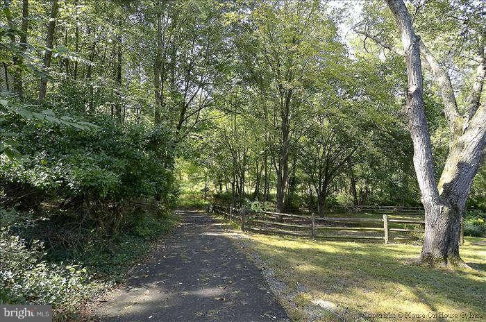 11617 Newbridge Court Reston, VA 20191 - Photo 26 of 28 Community