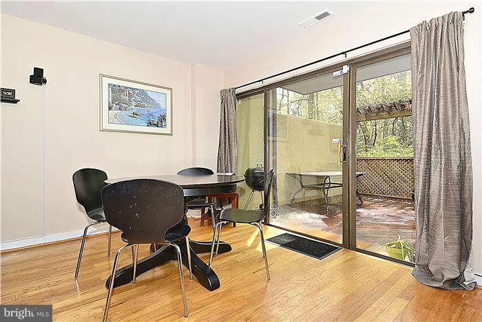 11617 Newbridge Court Reston, VA 20191 - Photo 4 of 28 Dining Room
