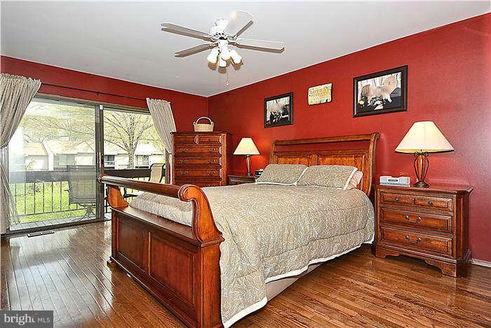 11617 Newbridge Court Reston, VA 20191 - Photo 10 of 28 Bath (Master)