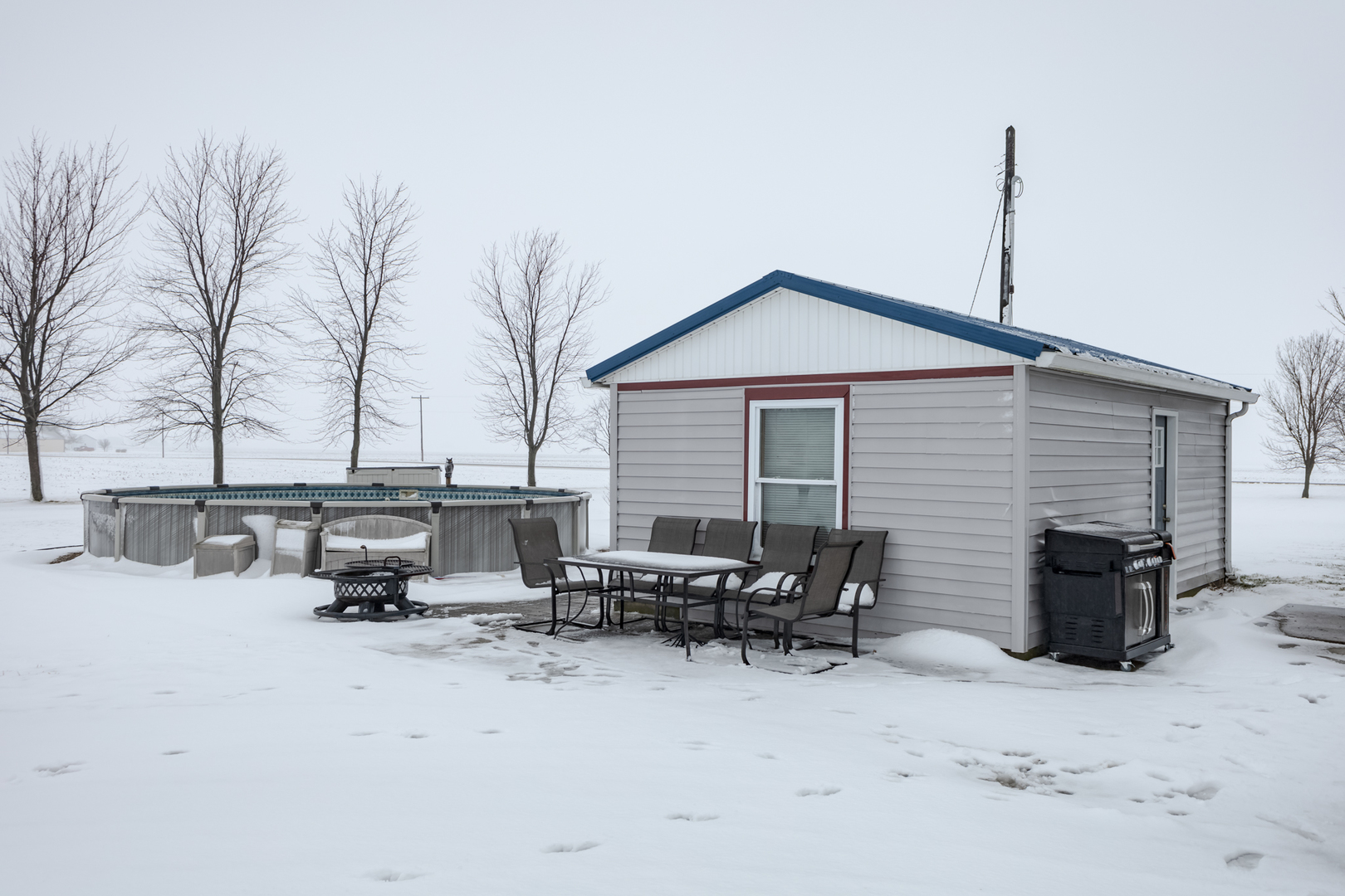 9948 North 100 E Road Gridley, IL 61744 - Photo 21 of 27 a view of backyard with seating space