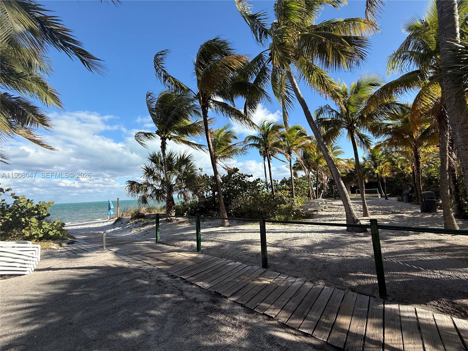 881 Ocean Drive, Unit 22E Key Biscayne, FL 33149 - Photo 19 of 20