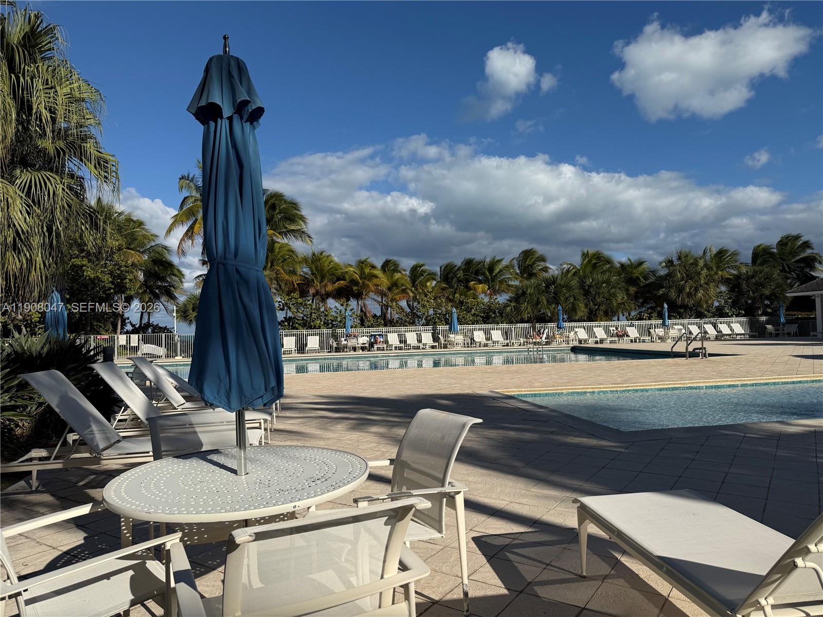 881 Ocean Drive, Unit 22E Key Biscayne, FL 33149 - Photo 21 of 23