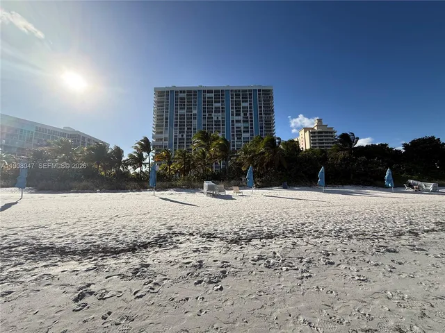 $8,500 | 881 Ocean Drive, Unit 22E, Key Biscayne, FL 33149