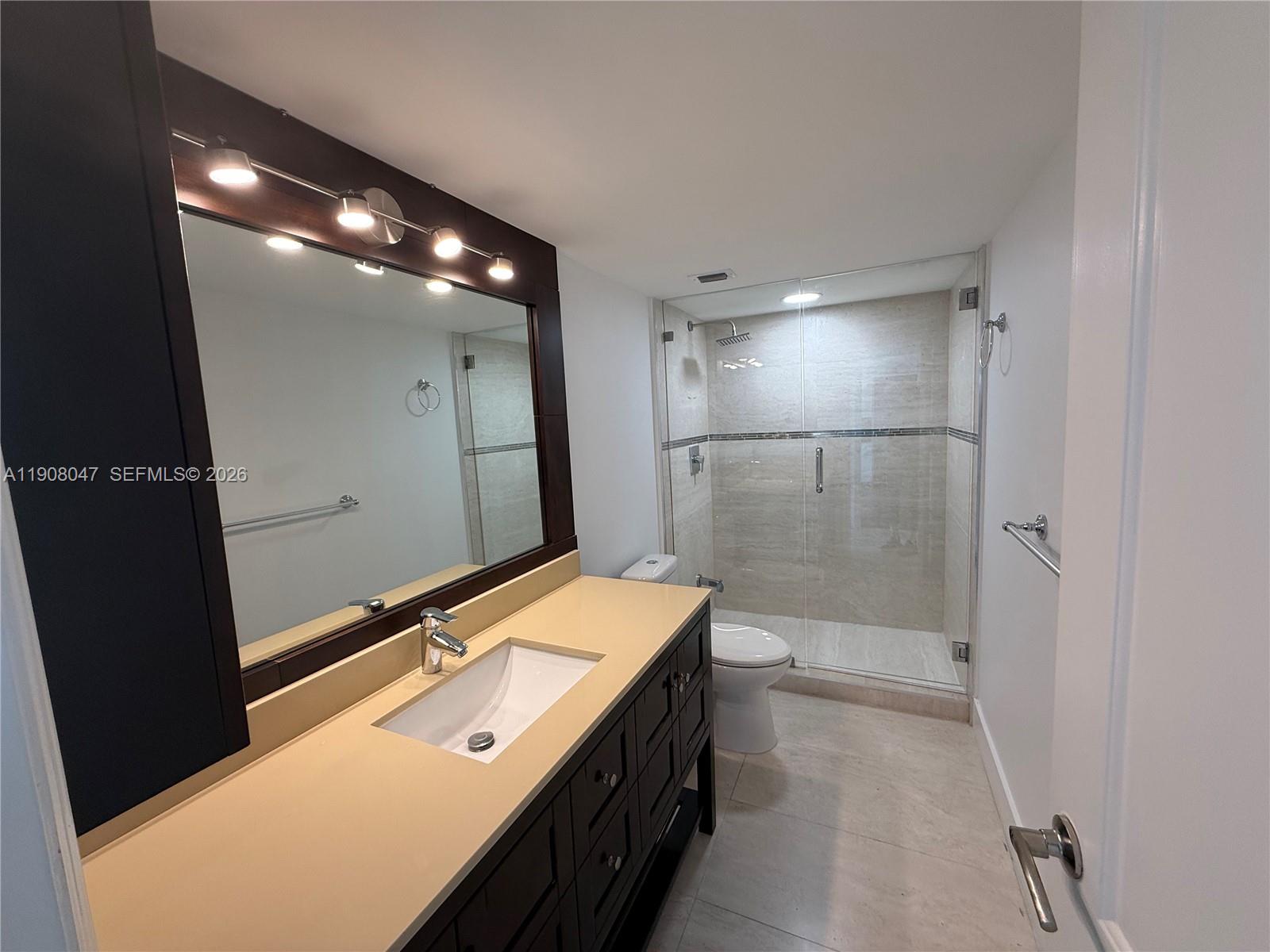 881 Ocean Drive, Unit 22E Key Biscayne, FL 33149 - Photo 7 of 20