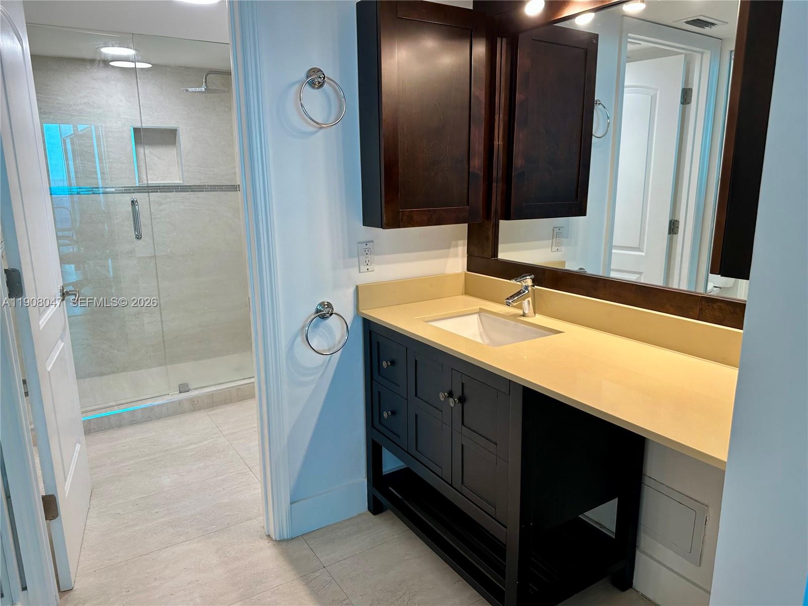 881 Ocean Drive, Unit 22E Key Biscayne, FL 33149 - Photo 8 of 20