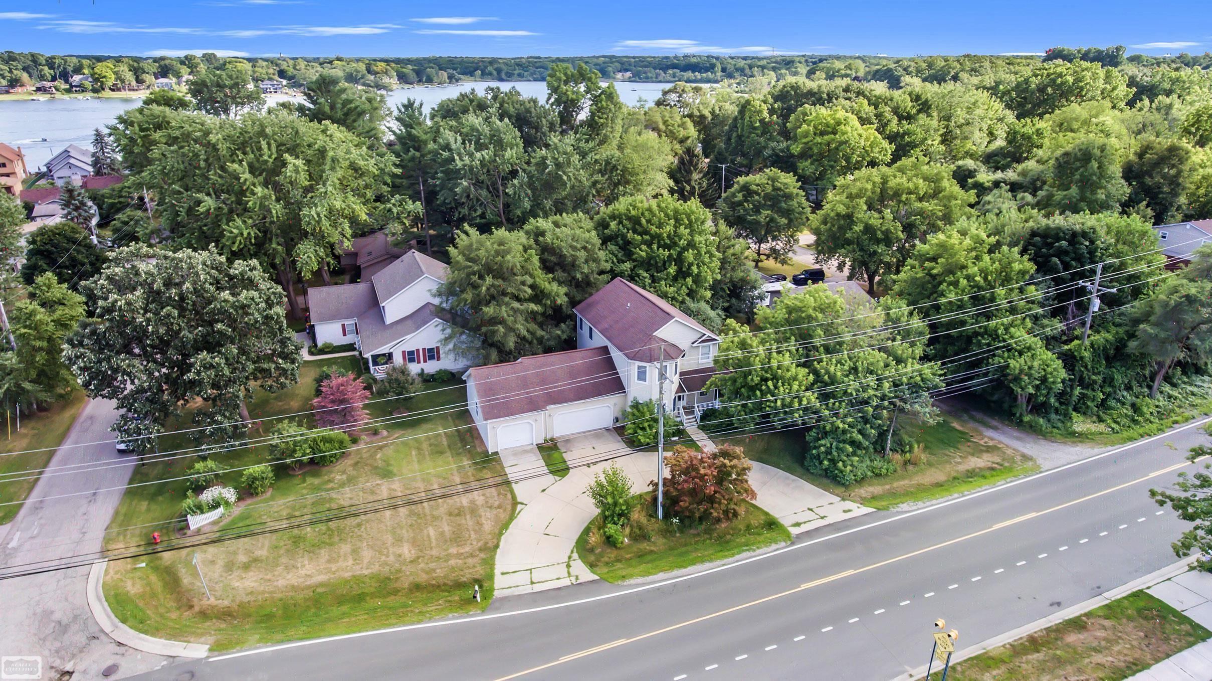 5235 Greer Road West Bloomfield, MI 48324 - Photo 37 of 40 50082694-37.JPG