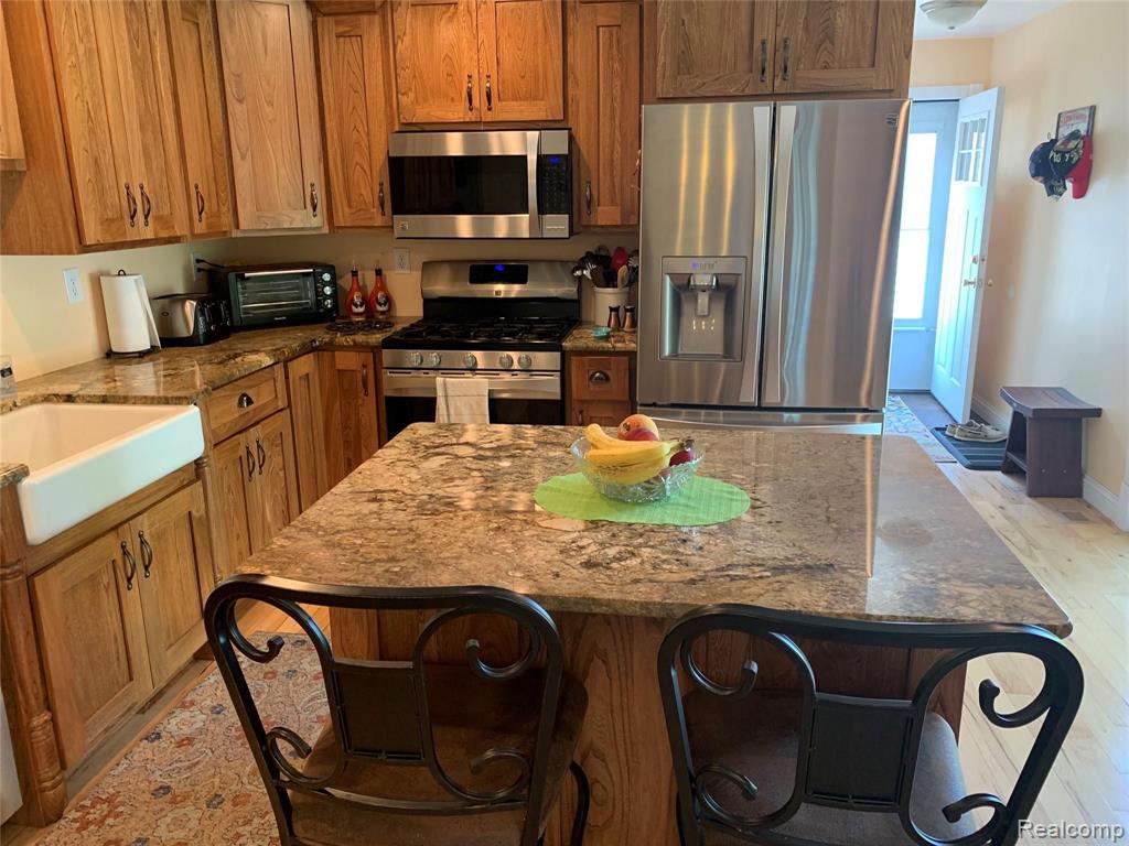 14215 Barnes Road Byron, MI 48418 - Photo 5 of 31