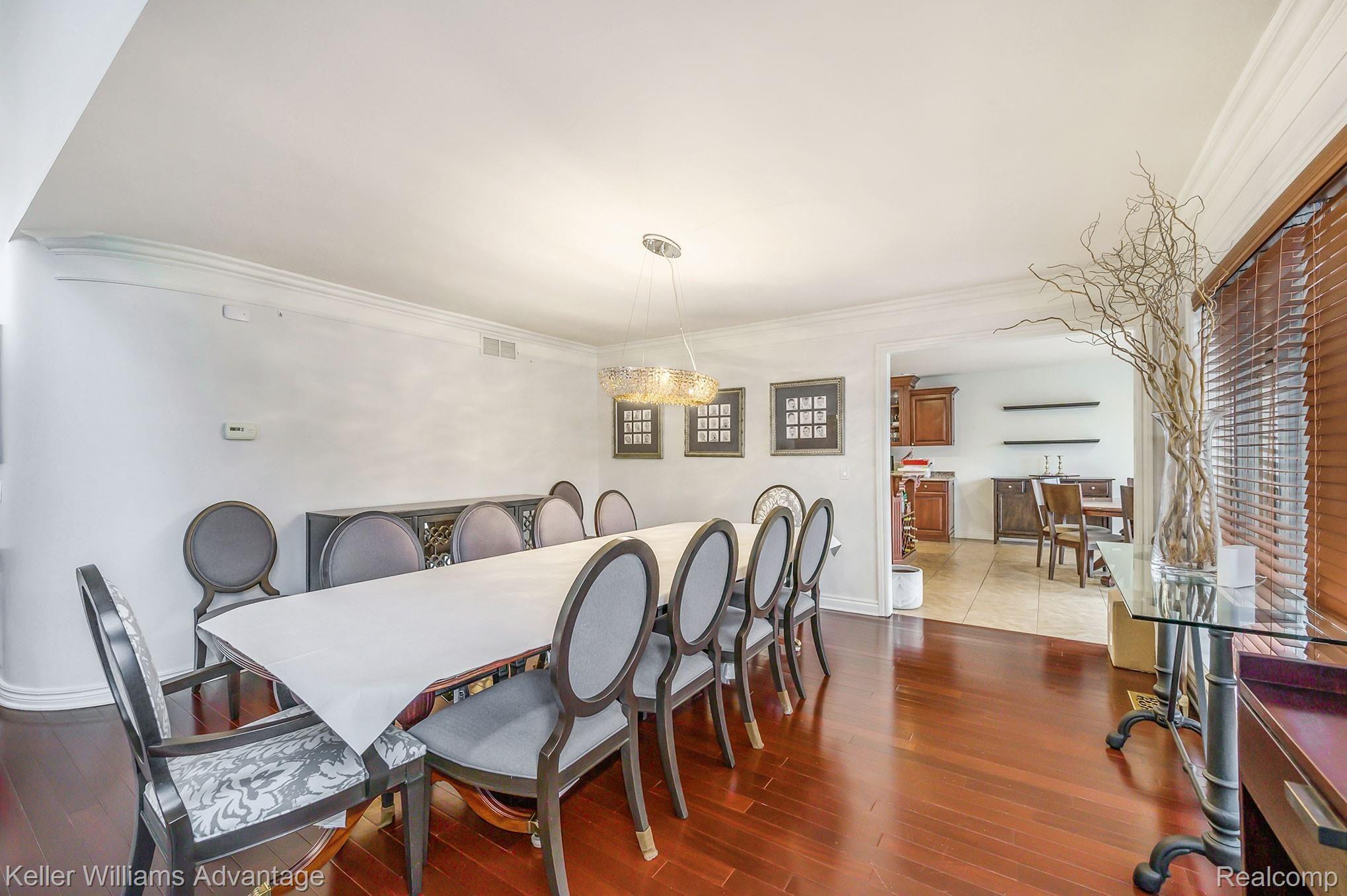 6940 Drake Road West Bloomfield, MI 48322 - Photo 7 of 59 6940-Drake_20.jpg