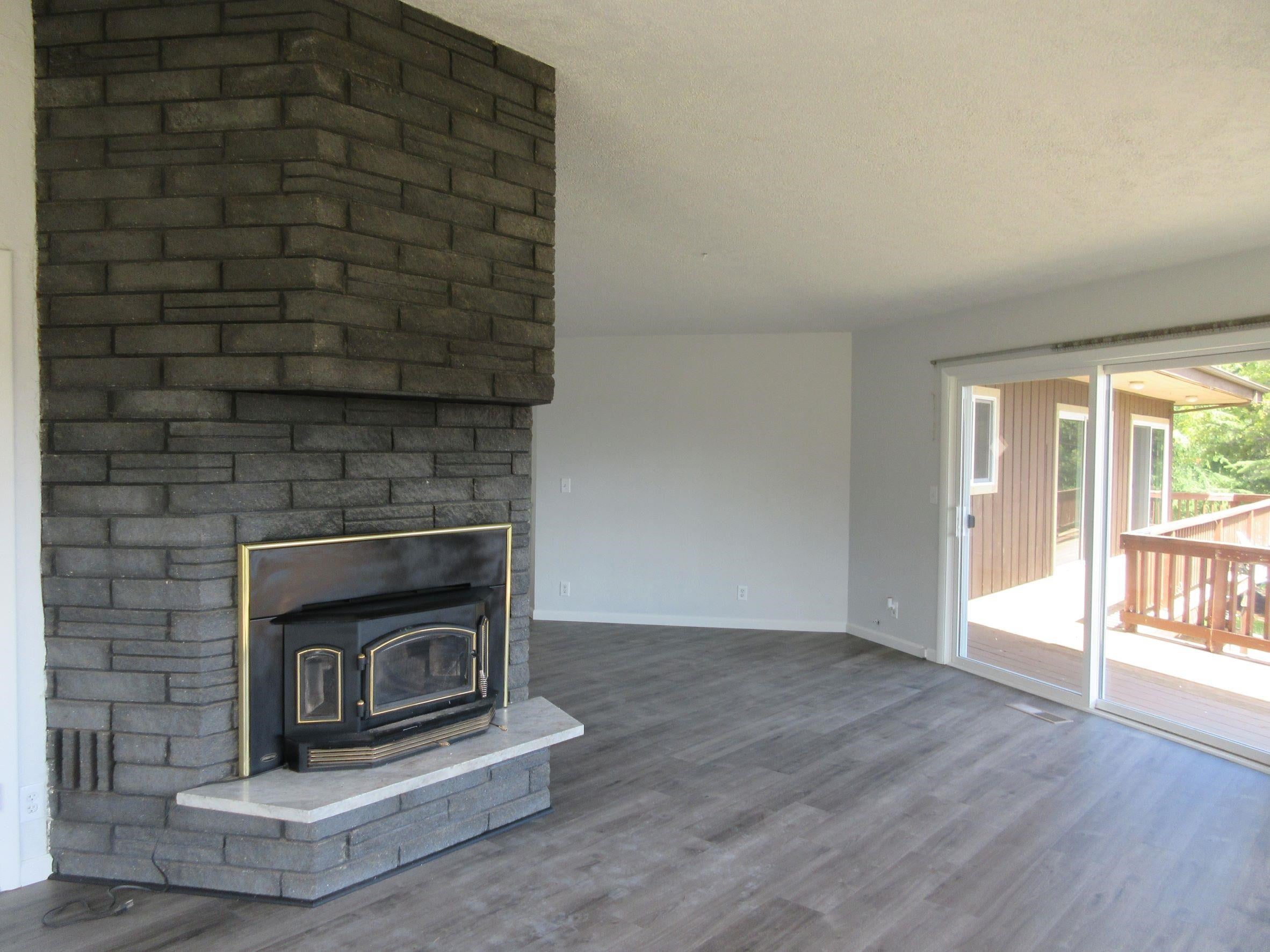 193 Humbug Road Yreka, CA 96097 - Photo 4 of 17 Gallery Image 4