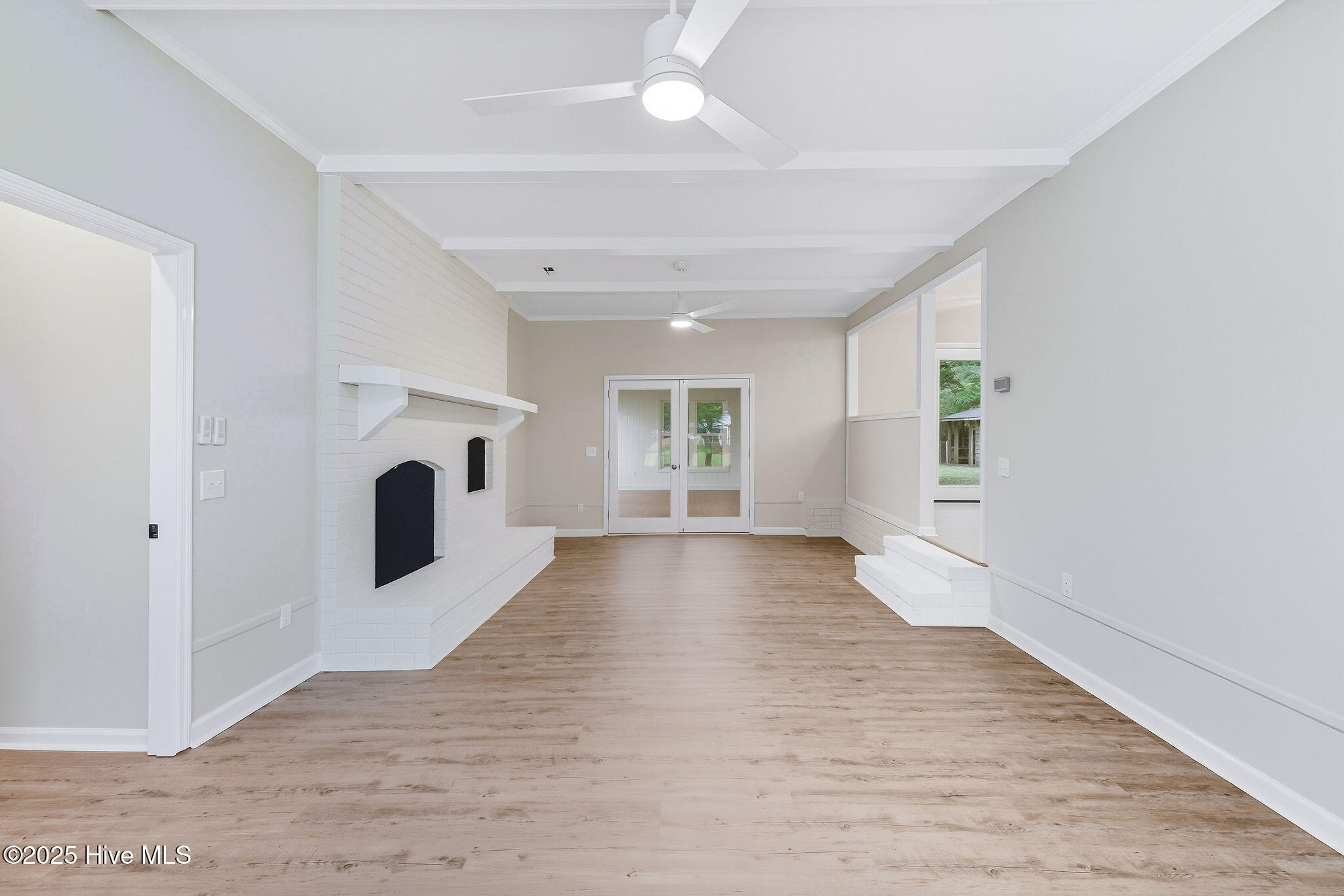 322 Windemere Road Wilmington, NC 28405 - Photo 22 of 46 Living Room