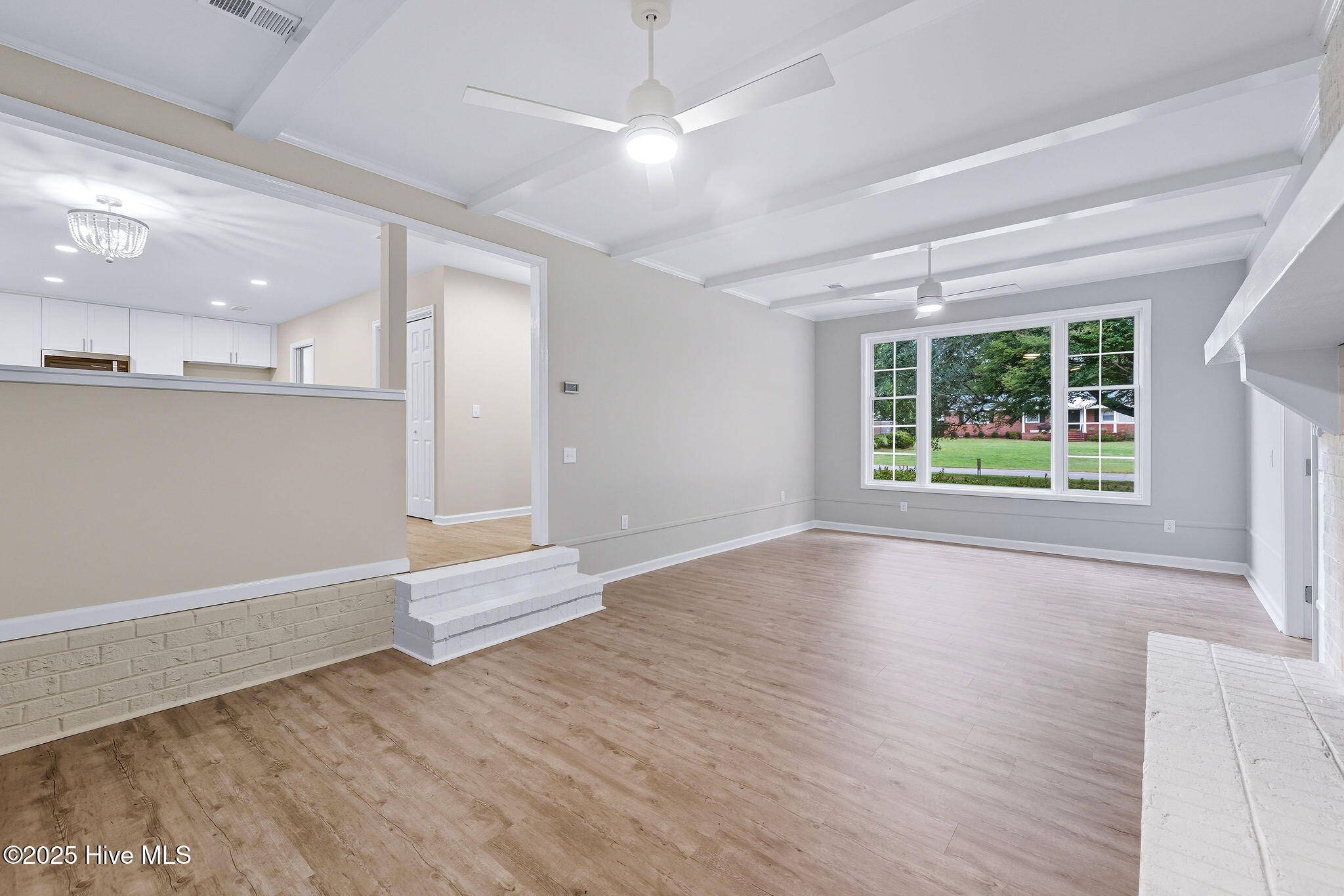 322 Windemere Road Wilmington, NC 28405 - Photo 24 of 46 Living Room