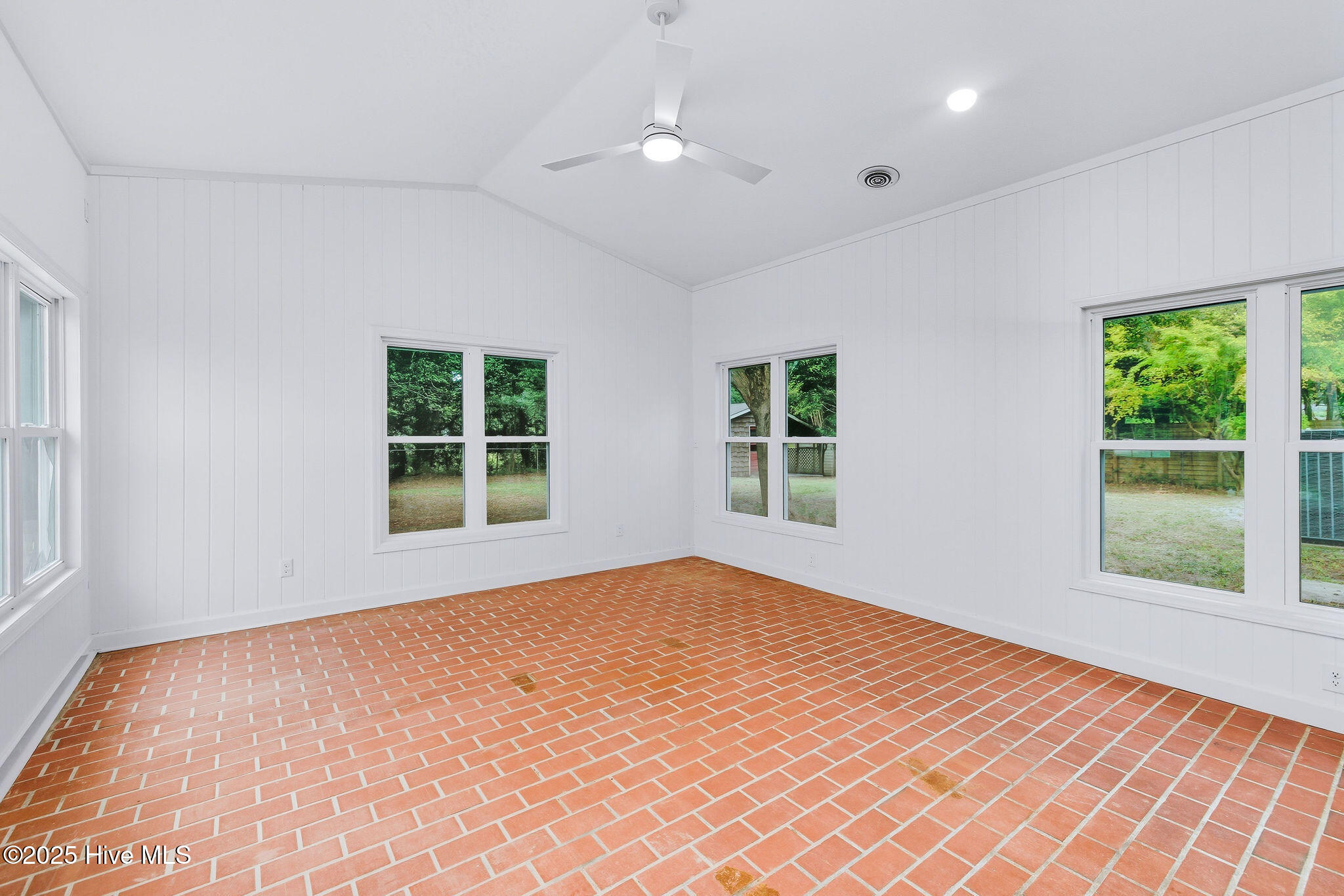 322 Windemere Road Wilmington, NC 28405 - Photo 25 of 46 Sunroom