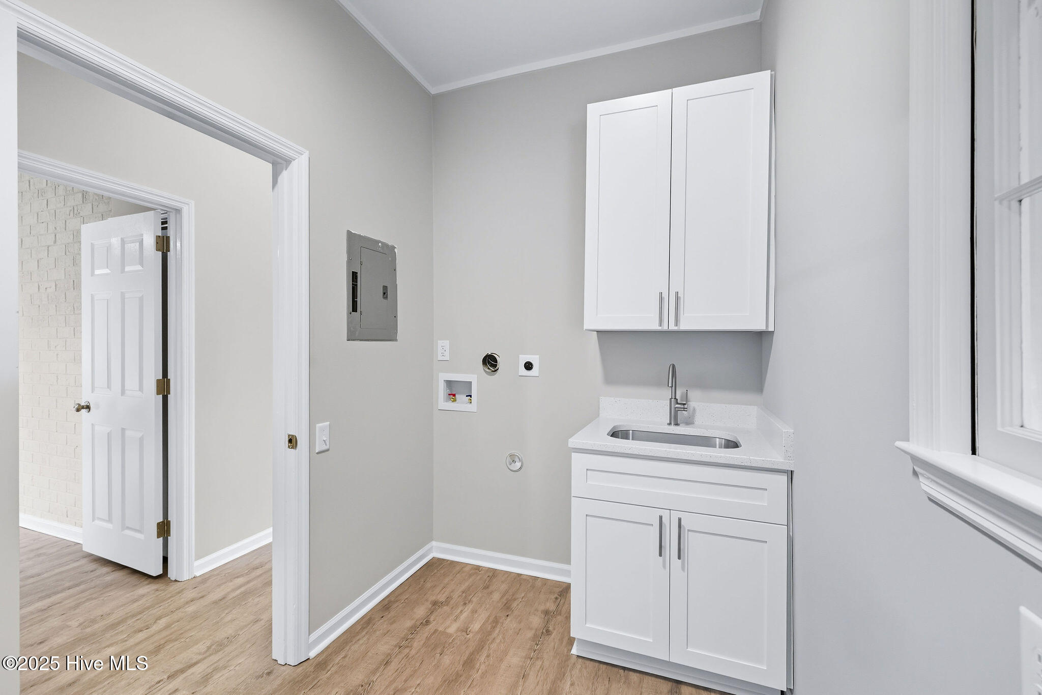 322 Windemere Road Wilmington, NC 28405 - Photo 33 of 46 Kitchenette / Laundry Room