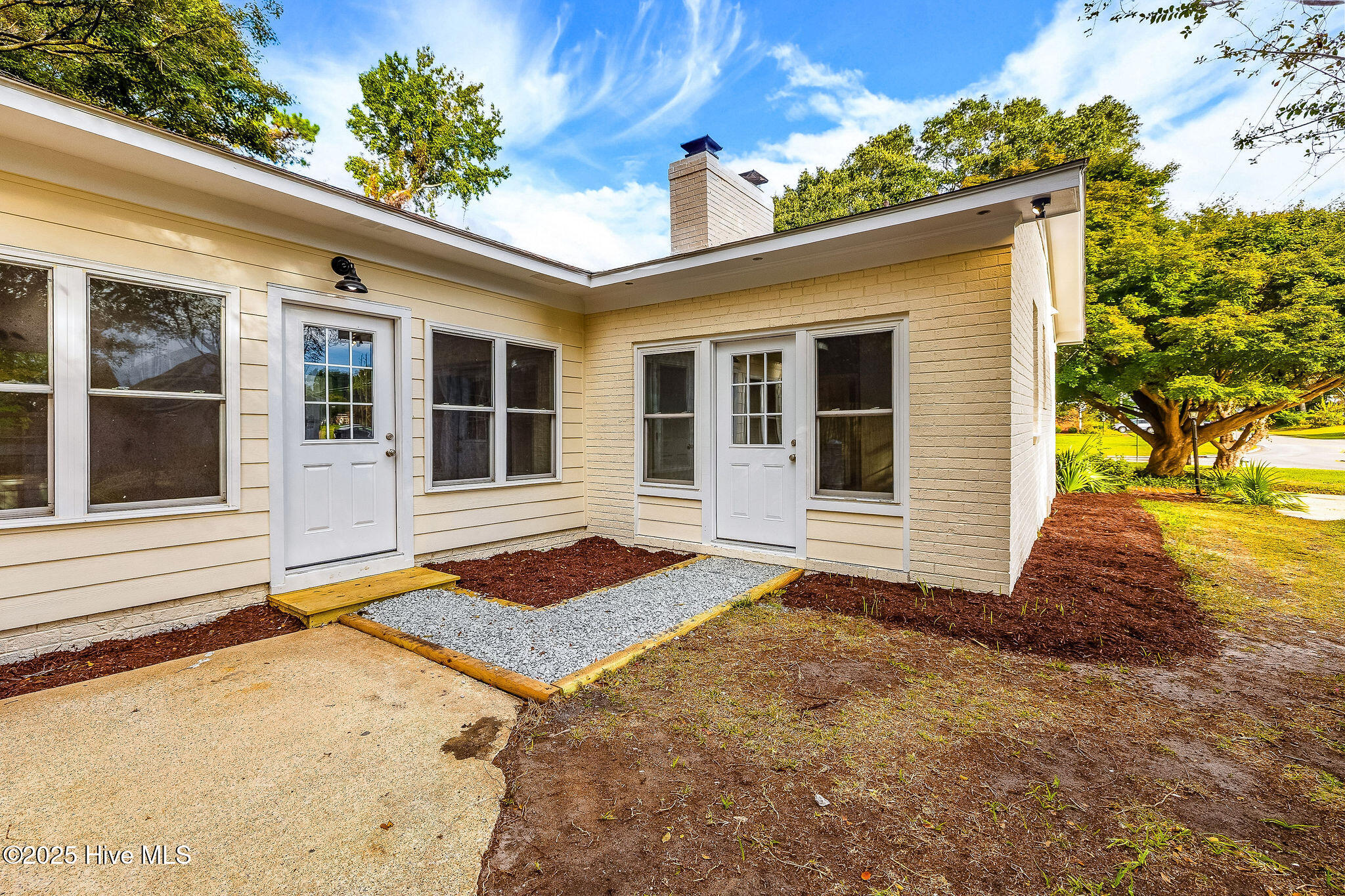 322 Windemere Road Wilmington, NC 28405 - Photo 36 of 46 Entrances to in-law suite and sunroom