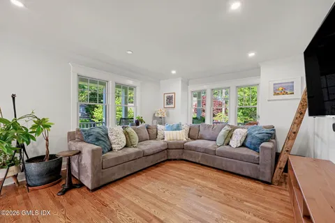 $4,100,000 | 5 Grant Avenue, Old Greenwich, CT 06870