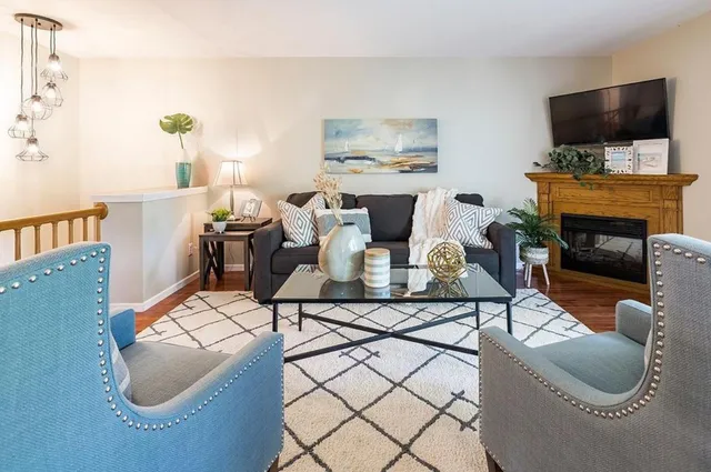 $2,100 | 334 West 5th Street, Waconia, MN 55387