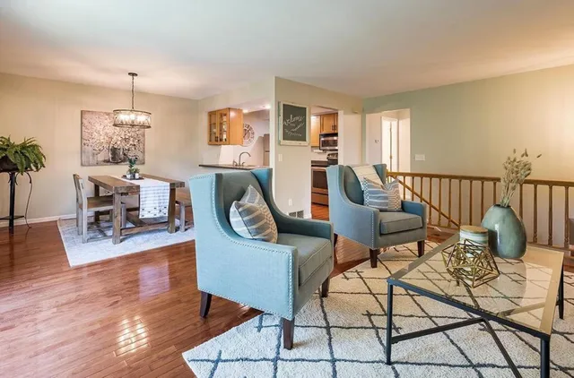 $2,100 | 334 West 5th Street, Waconia, MN 55387