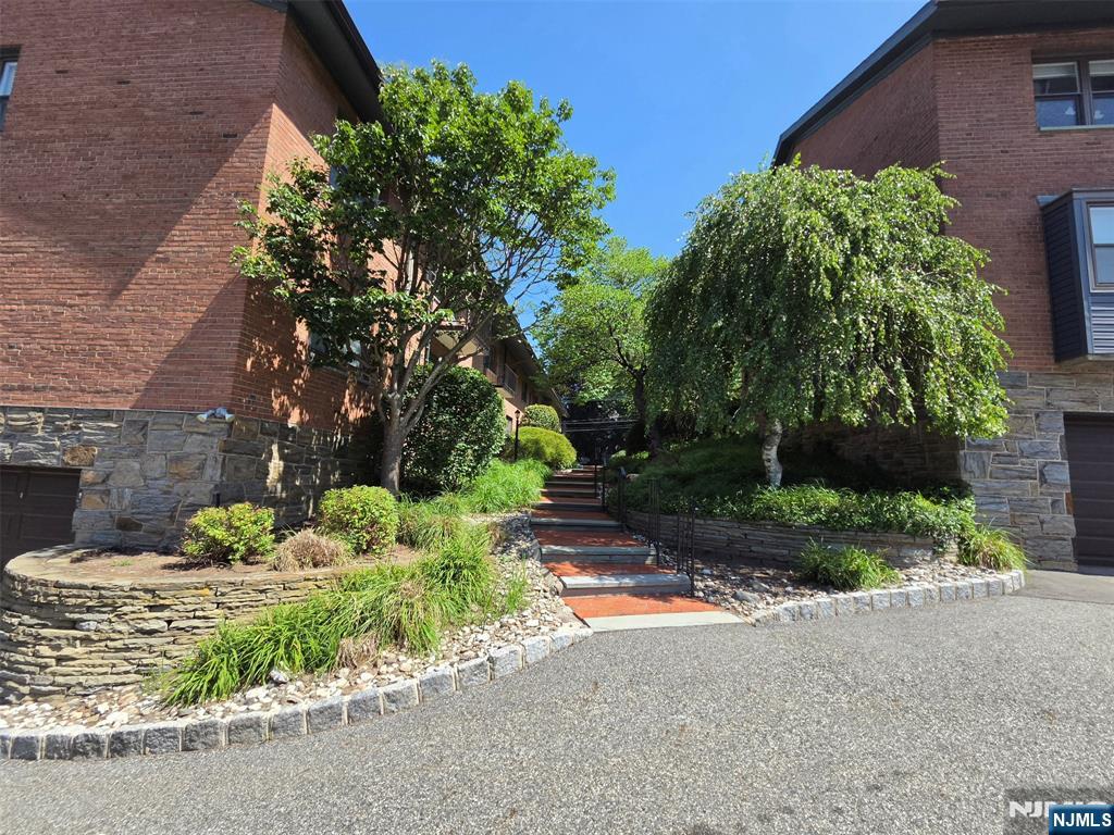 60 Madison Place, Unit A10 Ridgewood, NJ 07450 - Photo 32 of 34