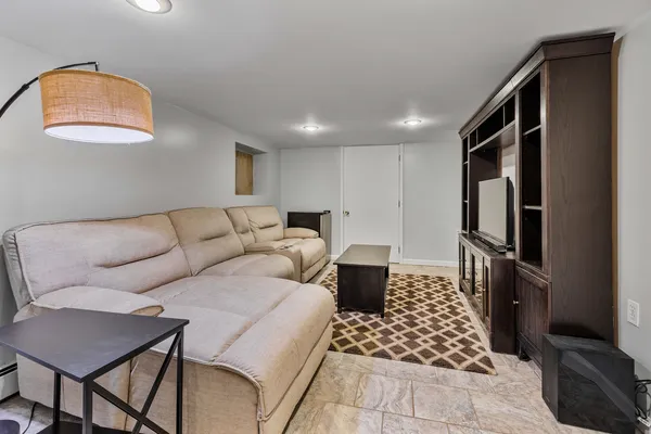 $470,000 | 4917 North Kilbourn Avenue, Chicago, IL 60630
