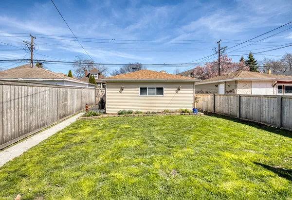 $470,000 | 4917 North Kilbourn Avenue, Chicago, IL 60630