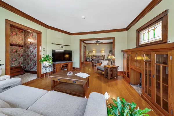$470,000 | 4917 North Kilbourn Avenue, Chicago, IL 60630