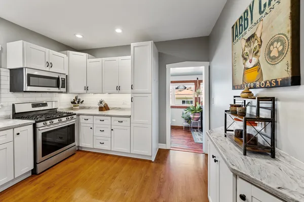 $470,000 | 4917 North Kilbourn Avenue, Chicago, IL 60630