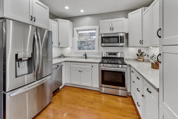 $470,000 | 4917 North Kilbourn Avenue, Chicago, IL 60630