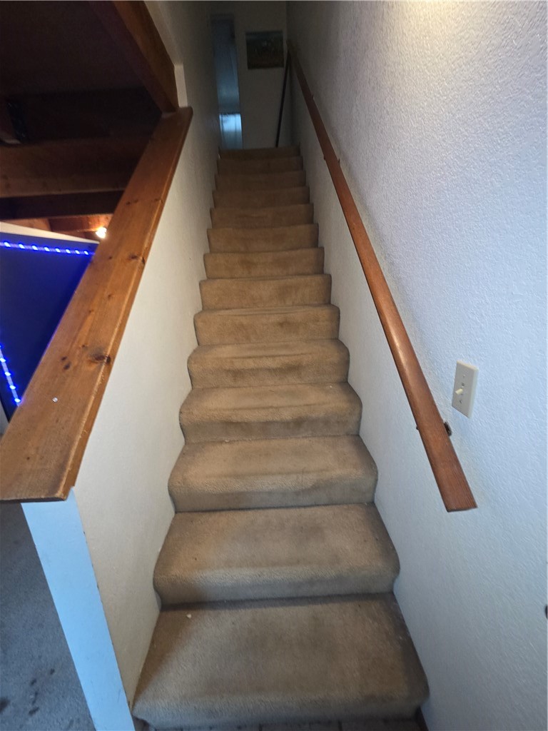 635 North Street Corning, CA 96021 - Photo 12 of 29 STAIRS UP
